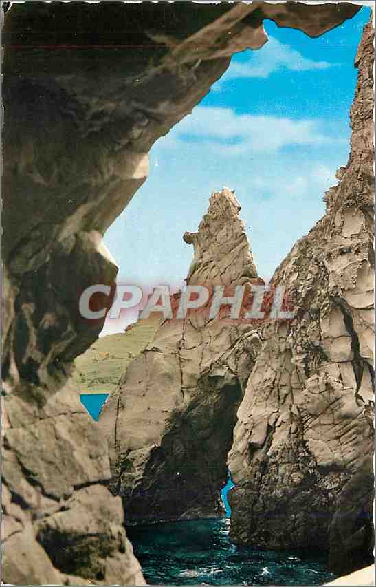 CPM TABARKA La Grotte  les Aiguilles  l'Ile