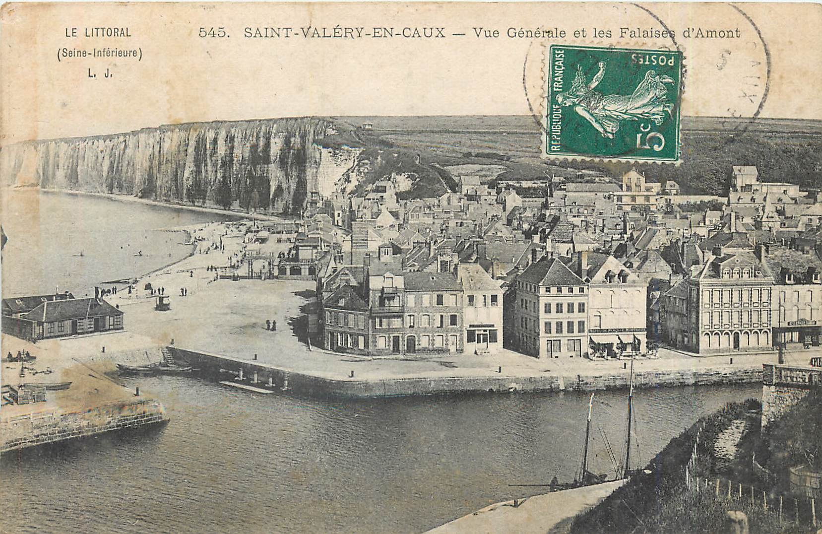 CPA SAINT- VALERY - EN-CAUX Vue generale et les falaises d'amont