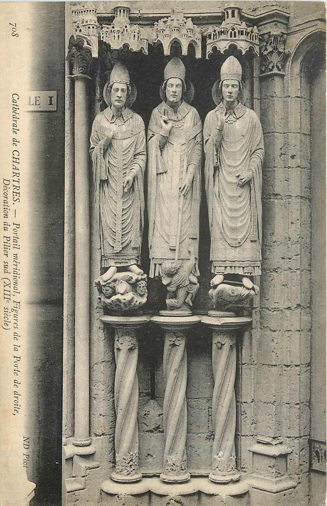 CPA Cathedrale de CHARTRES Portail meridional Figures de la porte de droite