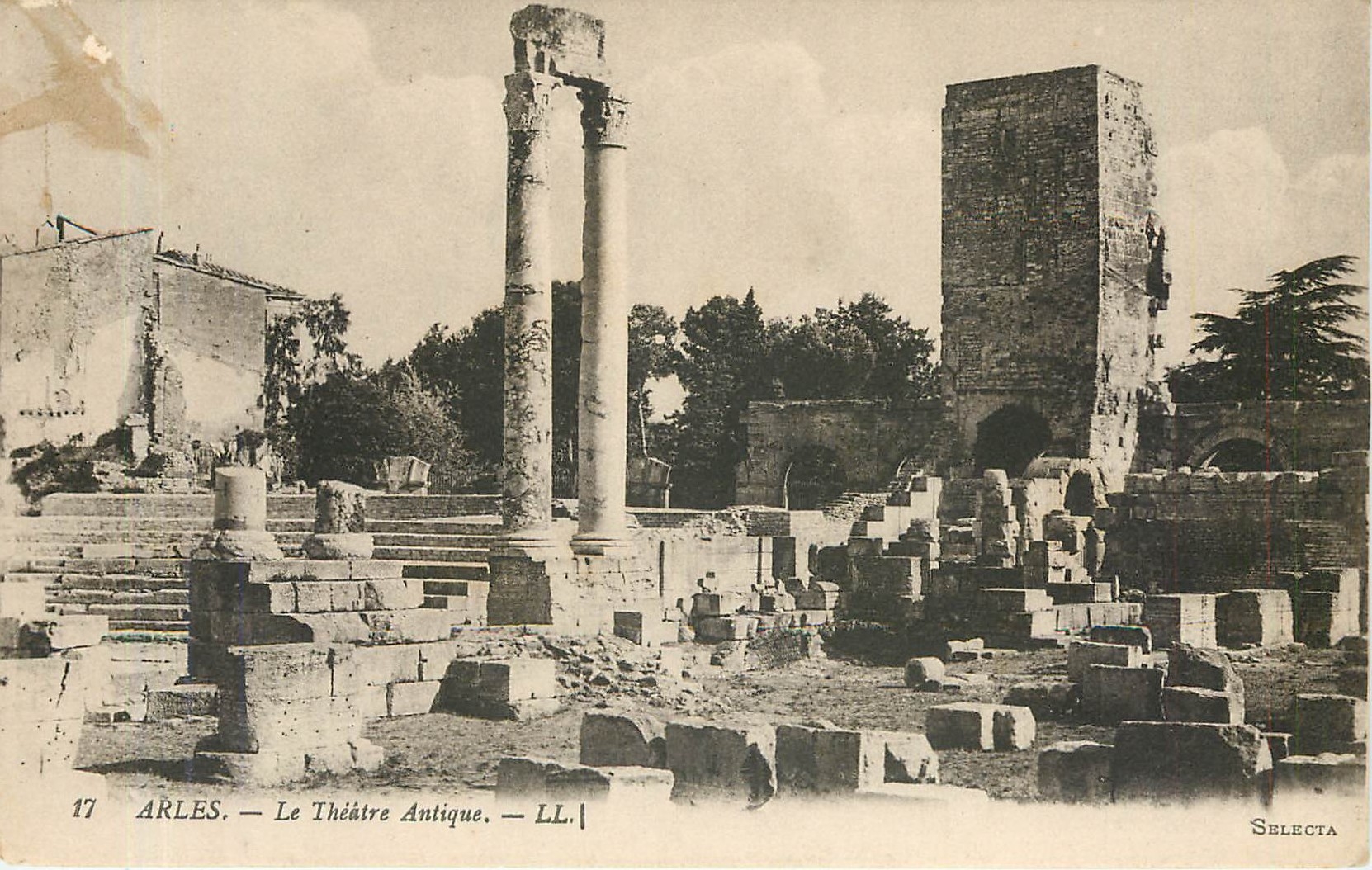 CPA ARLES  Le Theatre Antique