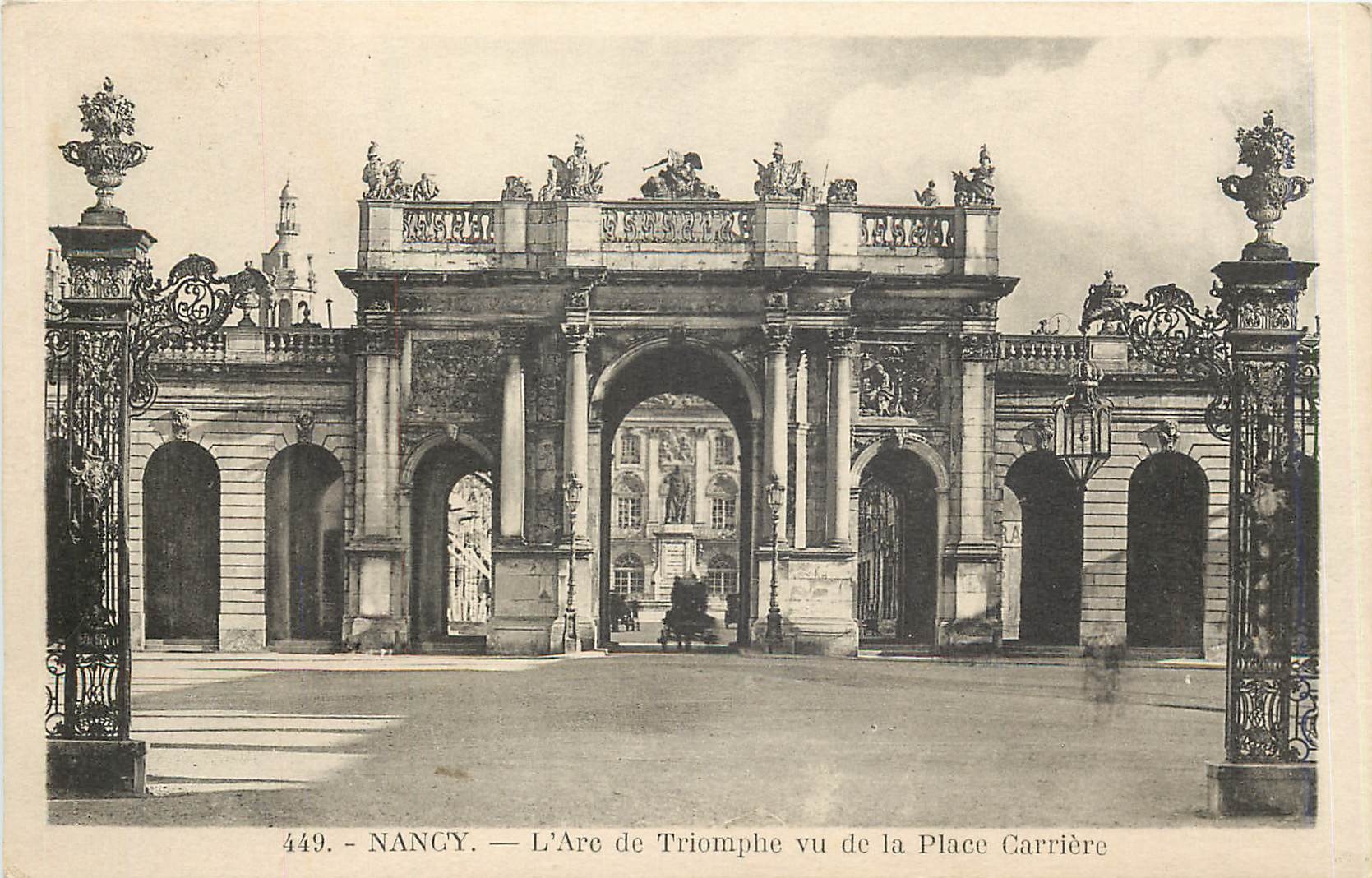 NANCY — L'Arc de Triomphe vu de la Place Carrière — Édition d'Art Vander — n° 449