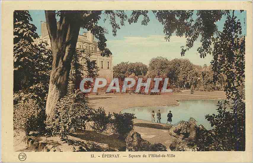 CPA EPERNAY - Square de l'Hotel de Ville