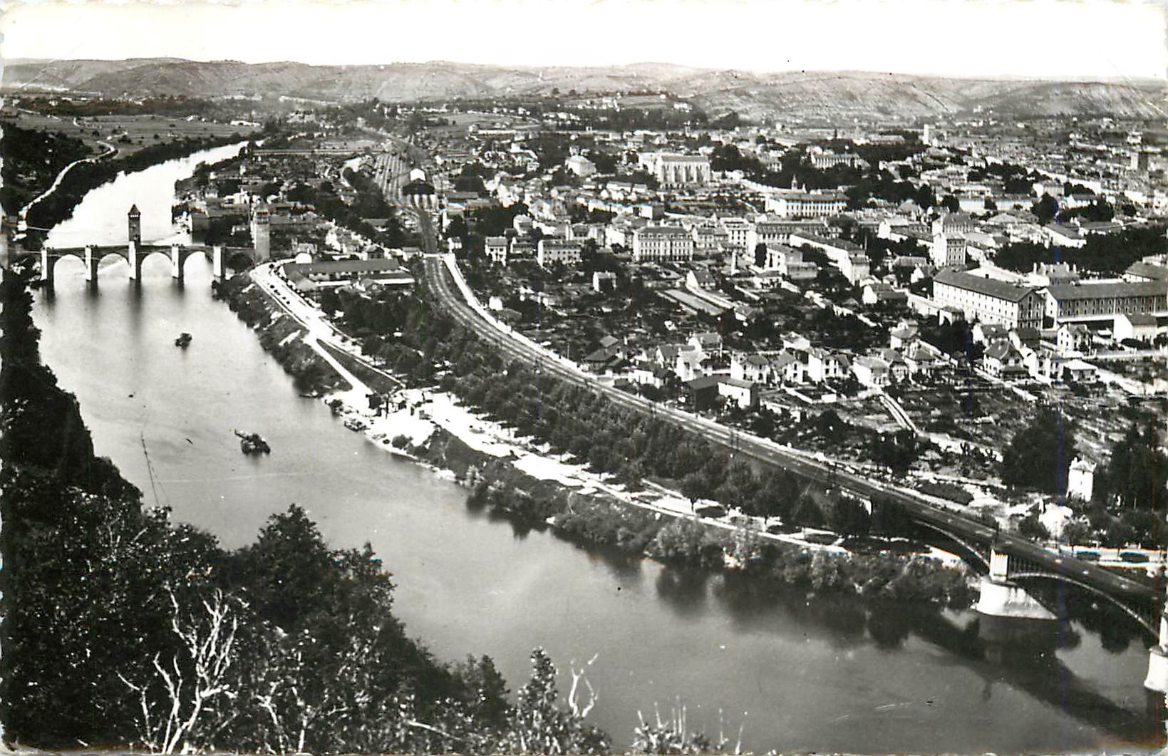 CPM CAHORS vue generale et Le Pont Valentre
