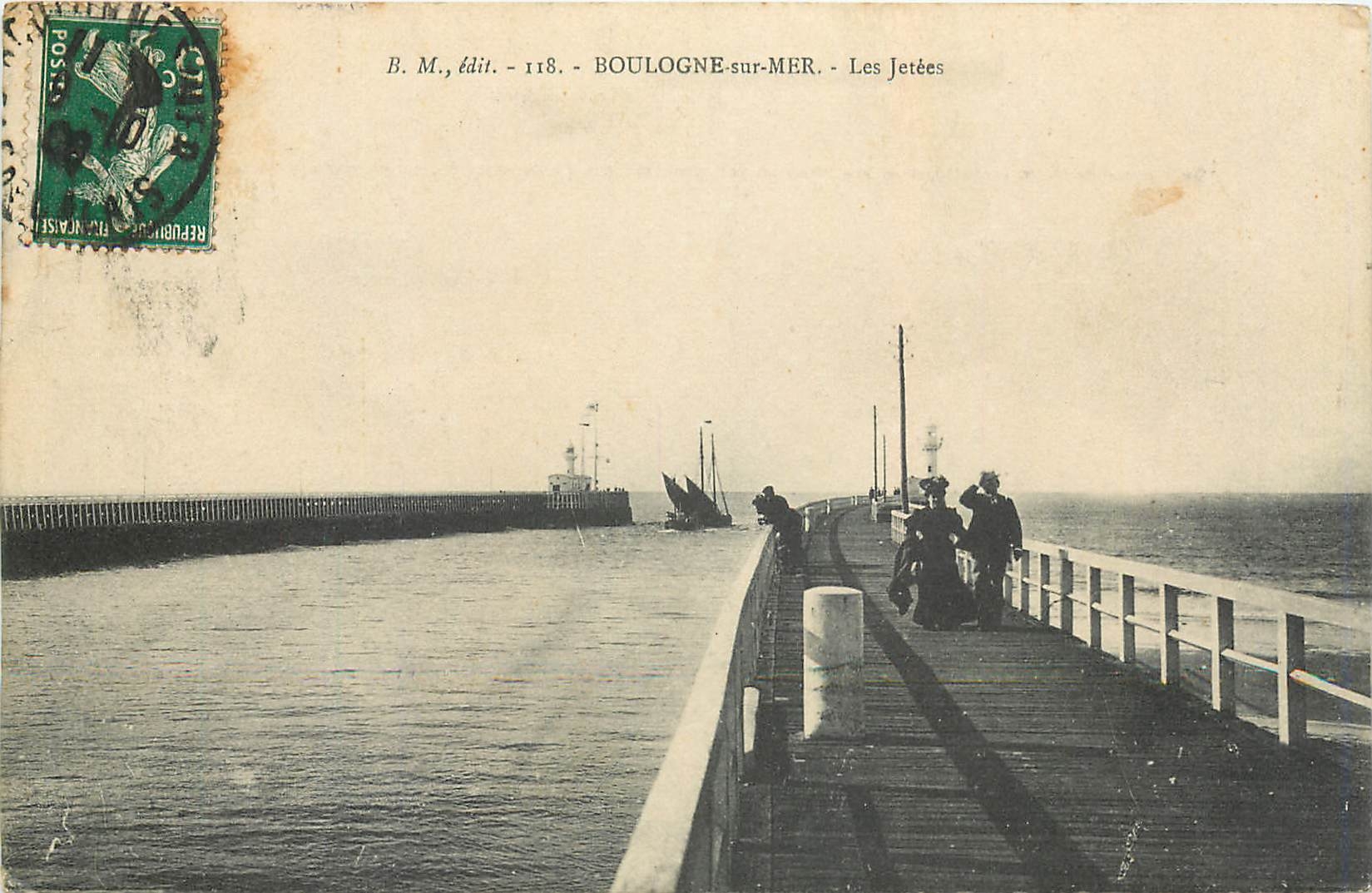CPA BOULOGNE -SUR-MER - Les Jetees
