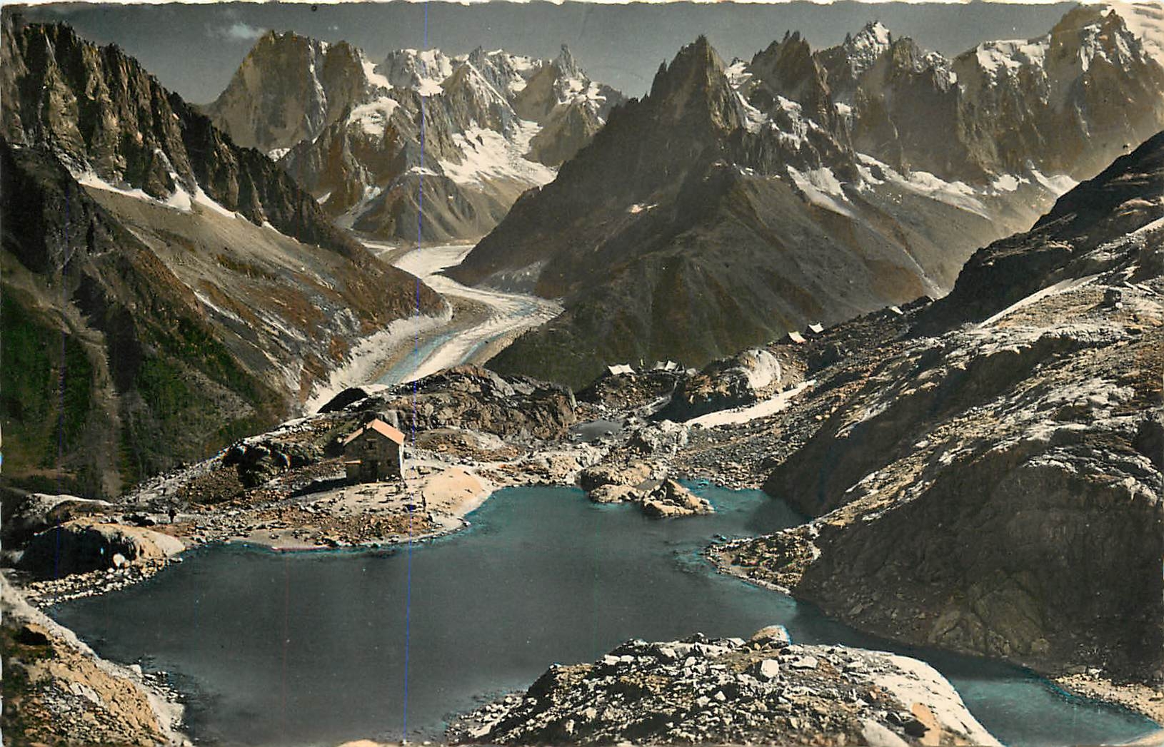 CPM Vue générale du Lac Blanc avec pour toile de fond la Mer de Glace les GRANDES JORASSES  les Aig 