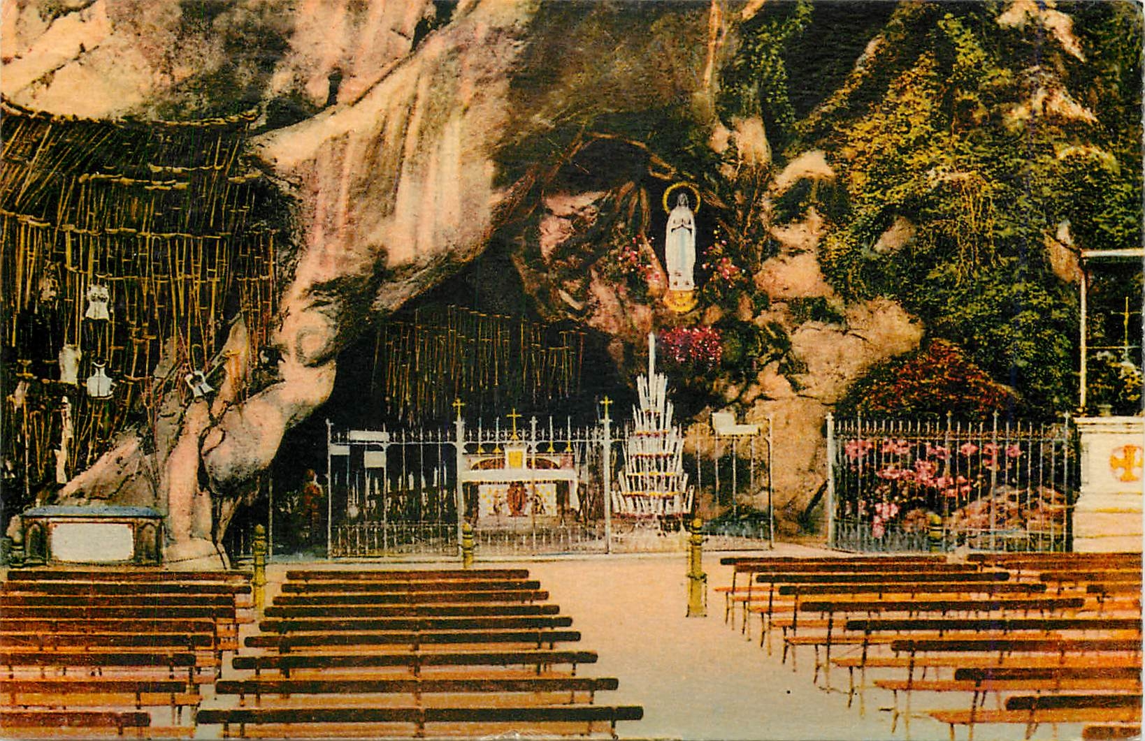 CPA LOURDES - La Grotte miraculeuse