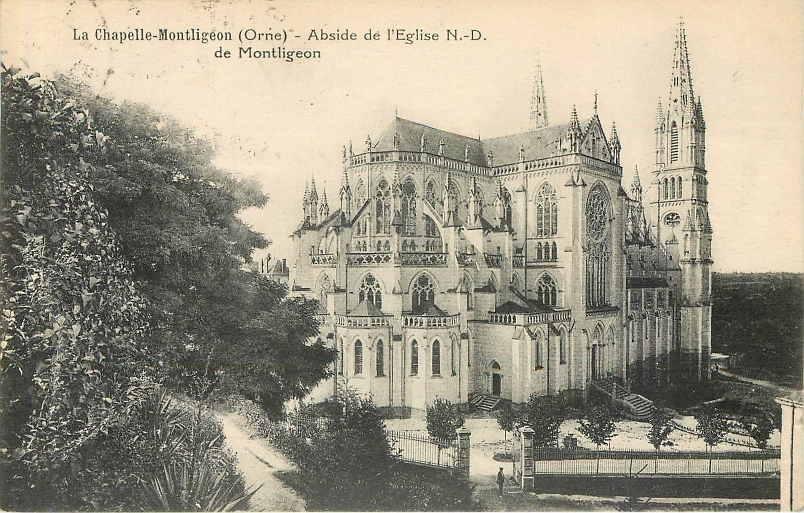 La Chapelle-Montligeon (Orne) - Abside de l'Église N.-D. de Montligeon