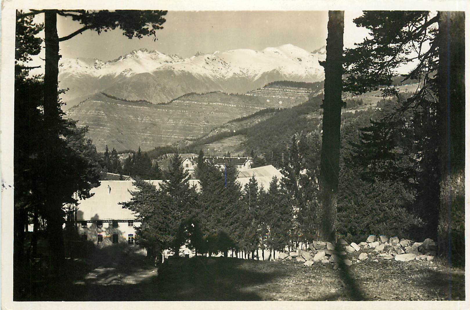 CPA PEIRA-CAVA Les Casernes et les Alpes