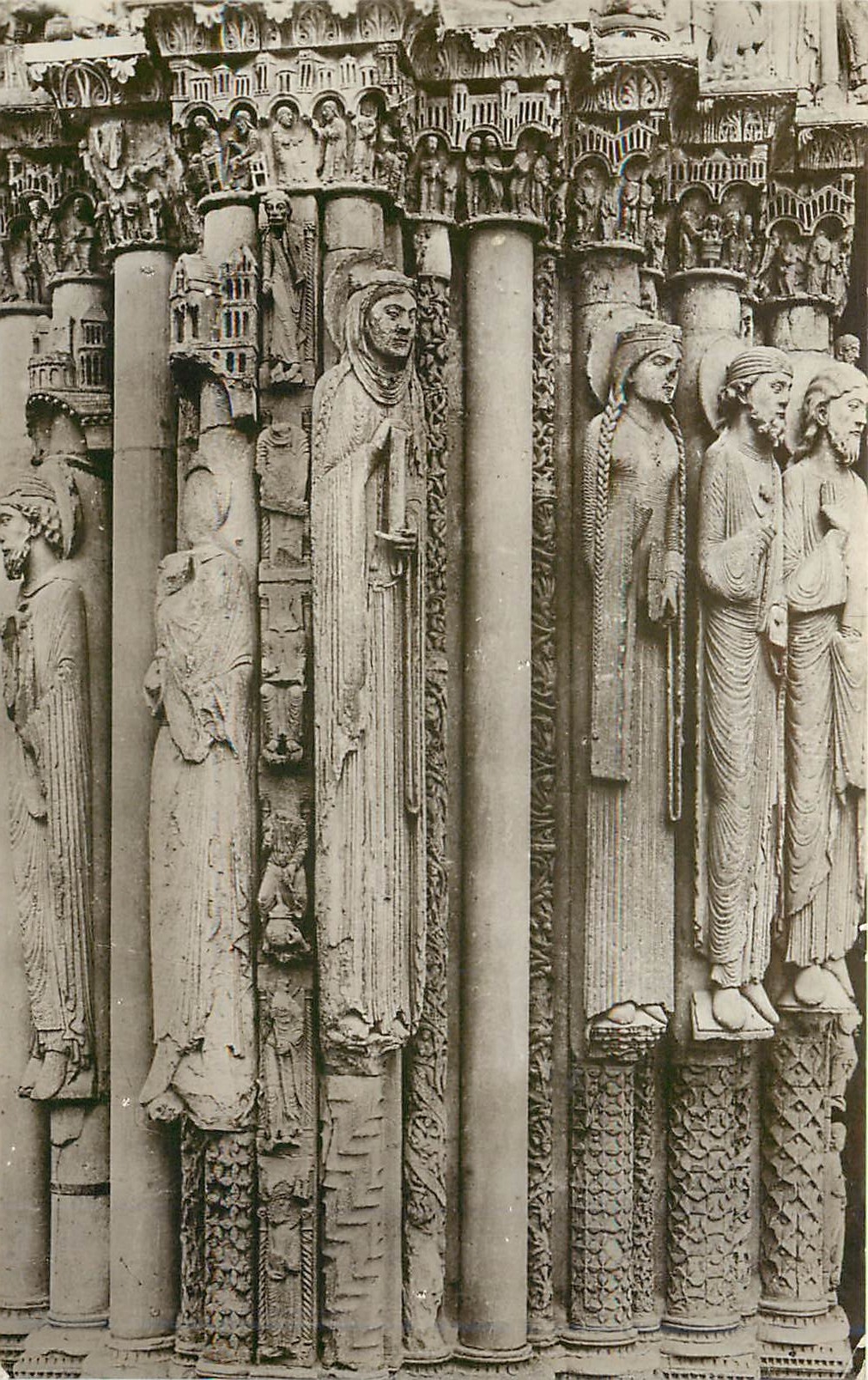 CPA Cathédrale de Chartres - Pilaste du Portail Royal
