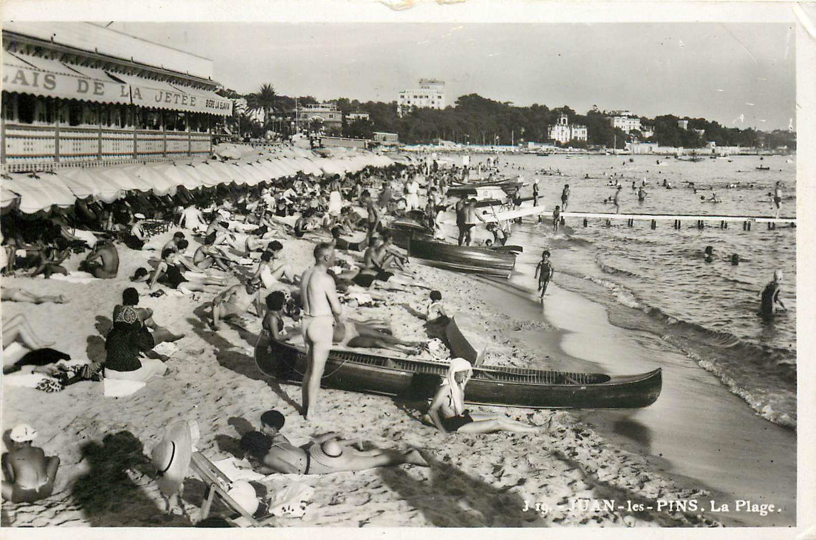 CPA JUAN-les-PINS. La Plage