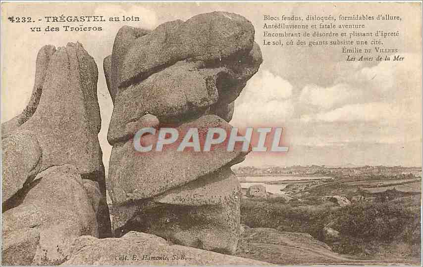 CPA TREGASTEL au loin vue des Troïeros
