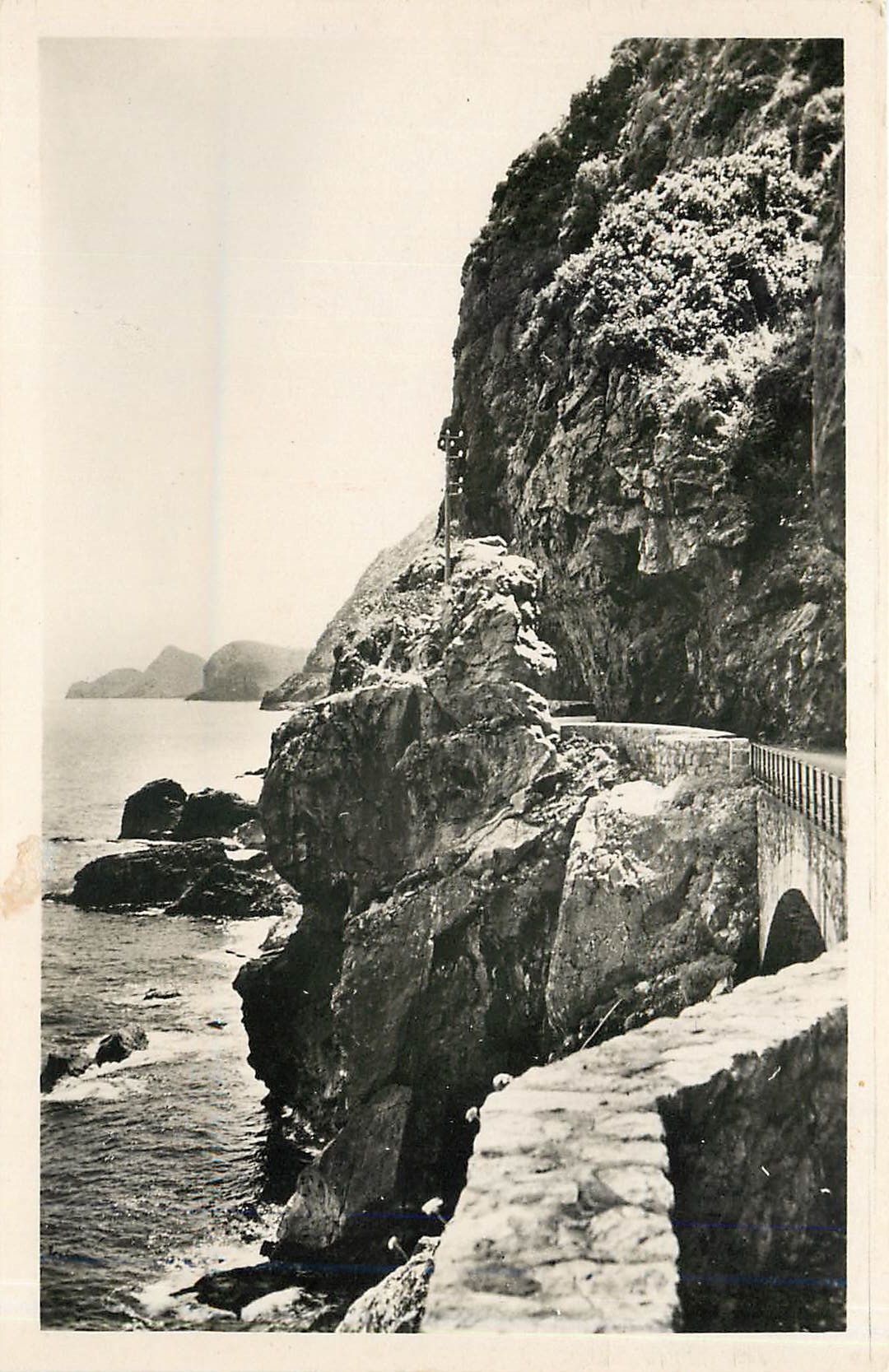 CPA Route de la Corniche entre BOUGIE DJIDJELLI