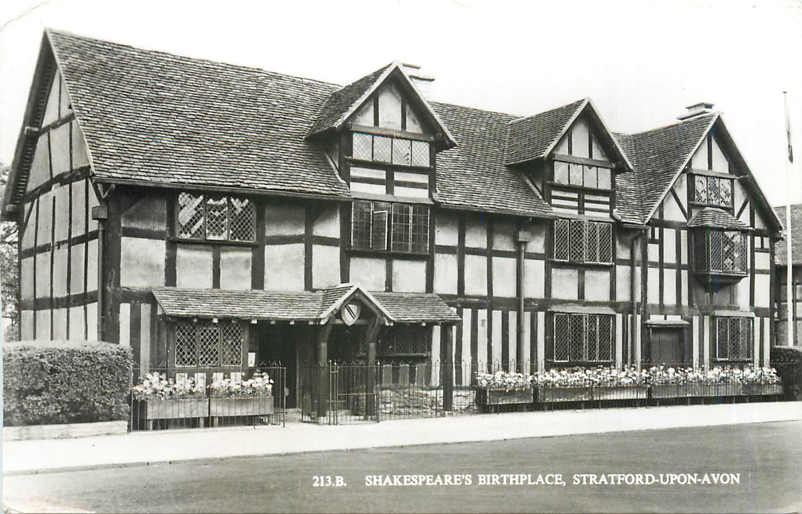 CPM Shakespeare's birthplace  Stratford-upon-Avon