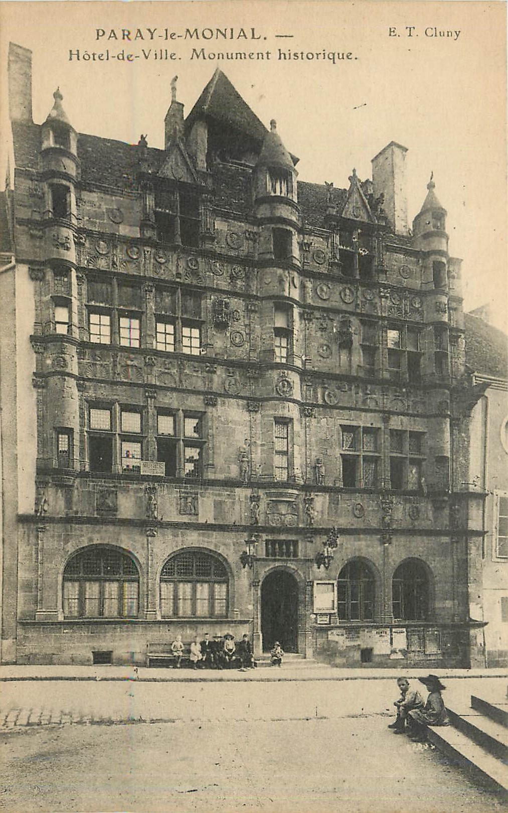 Paray-le-Monial — Hôtel-de-Ville. Monument historique. — E. T. Cluny