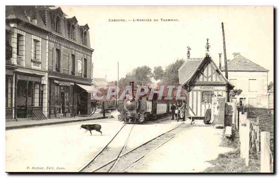 CAbourg CPA L'arrivee du tramway TOP (chemins de fer)