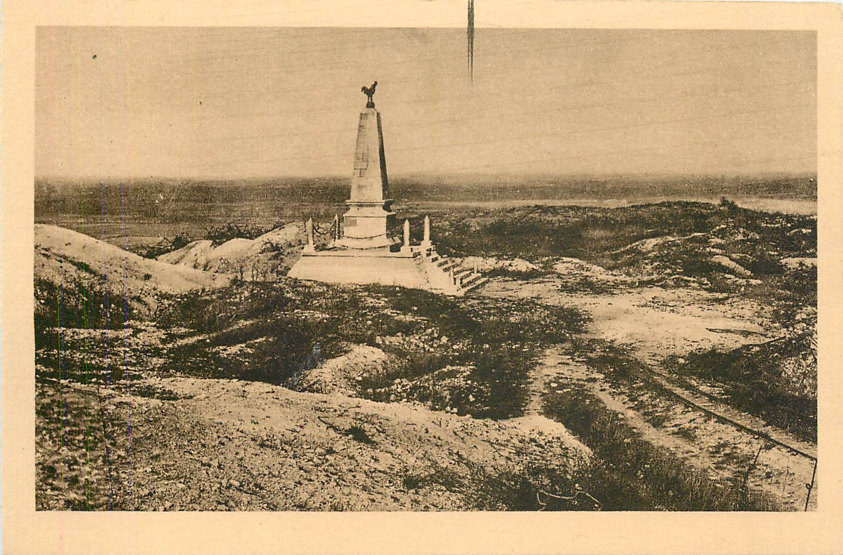 CPA LES EPARGES.Monument élevé au Sommet de l'Eperon