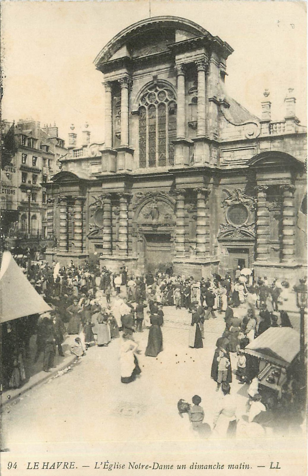 CPA LE HAVRE-L'Eglise Notre Dame un dimanche matin-LL