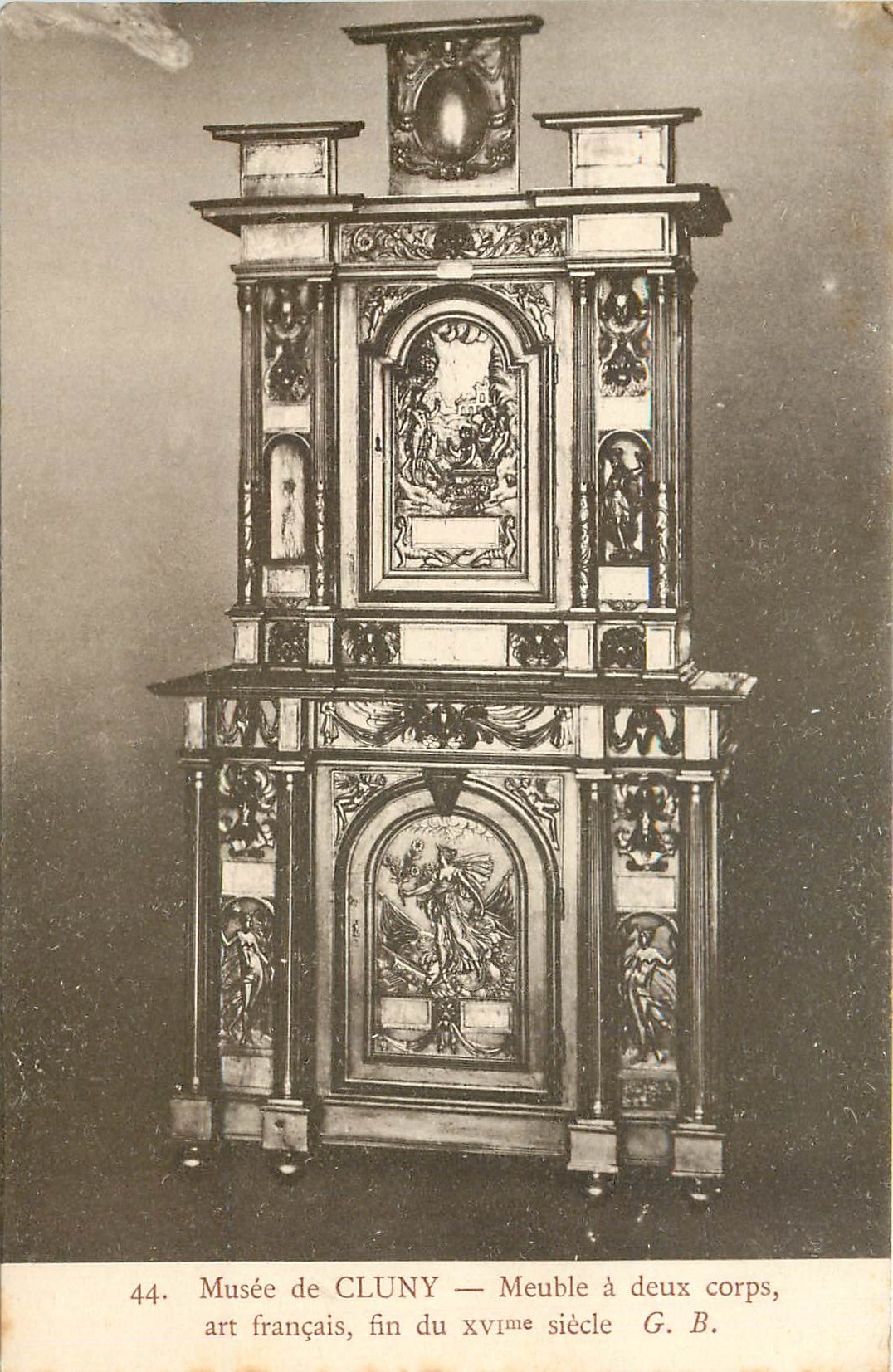 Musée de Cluny — Meuble à deux corps, art français, fin du XVIIe siècle — G. B.