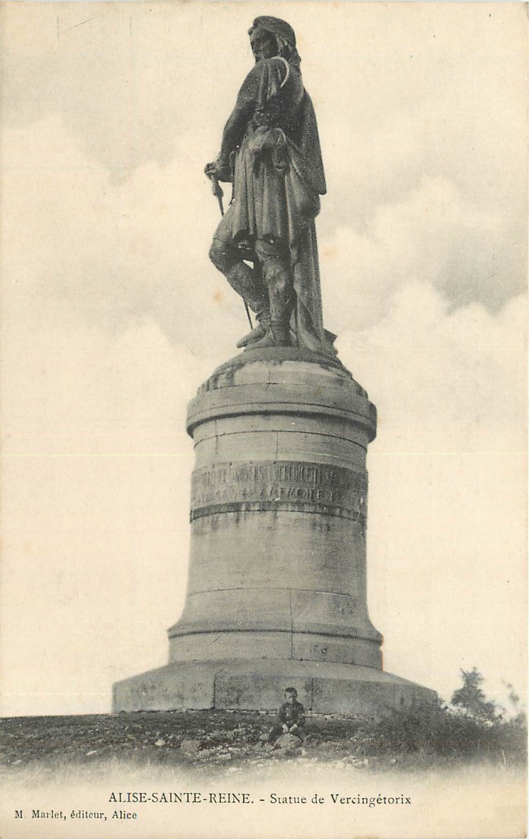 CPA ALISE-SAINTE-REINE - Statue de Vereingetoris