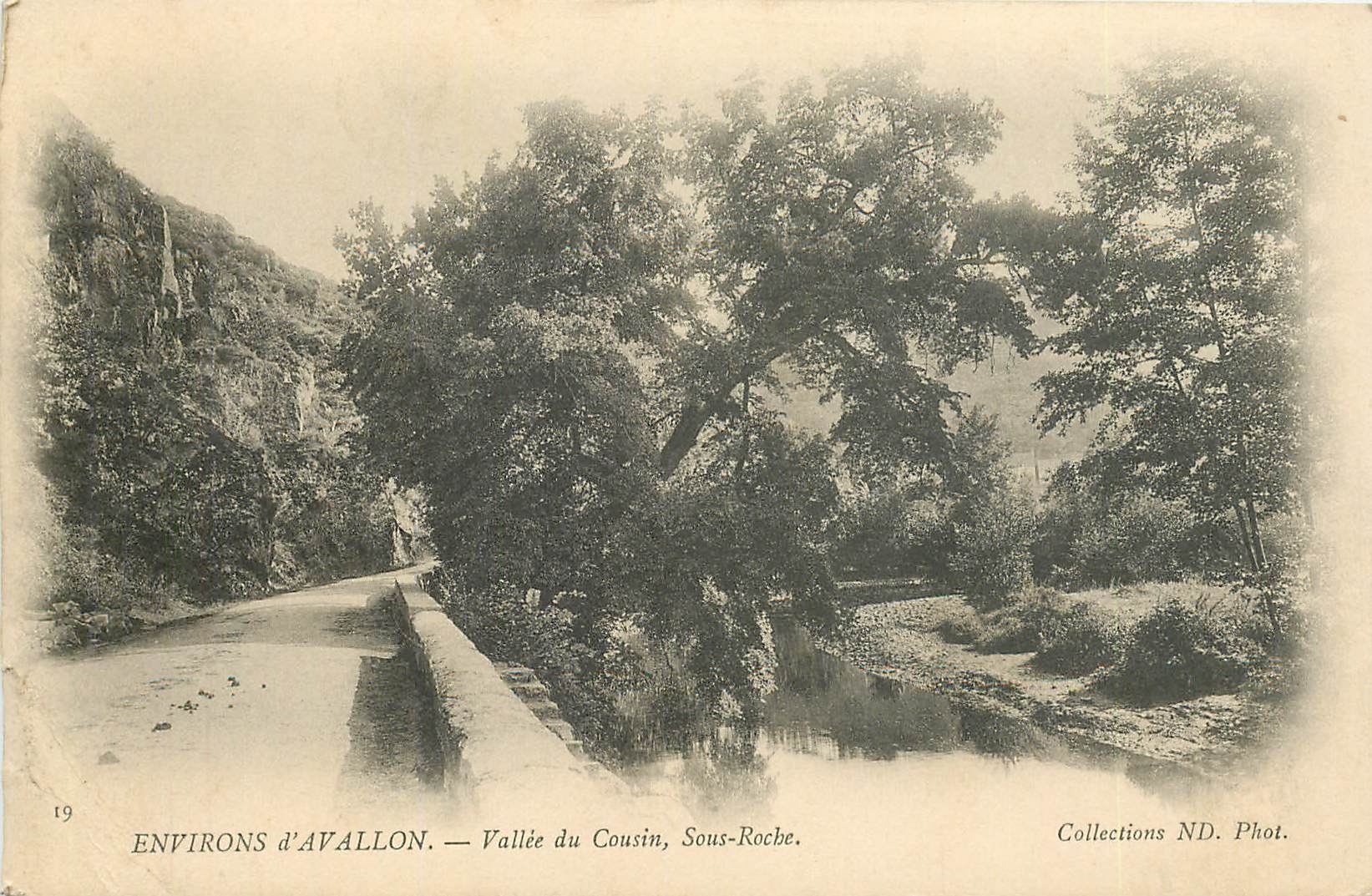 CPA Env.d'AVALLON-Vallee du Cousin Sous-Roche