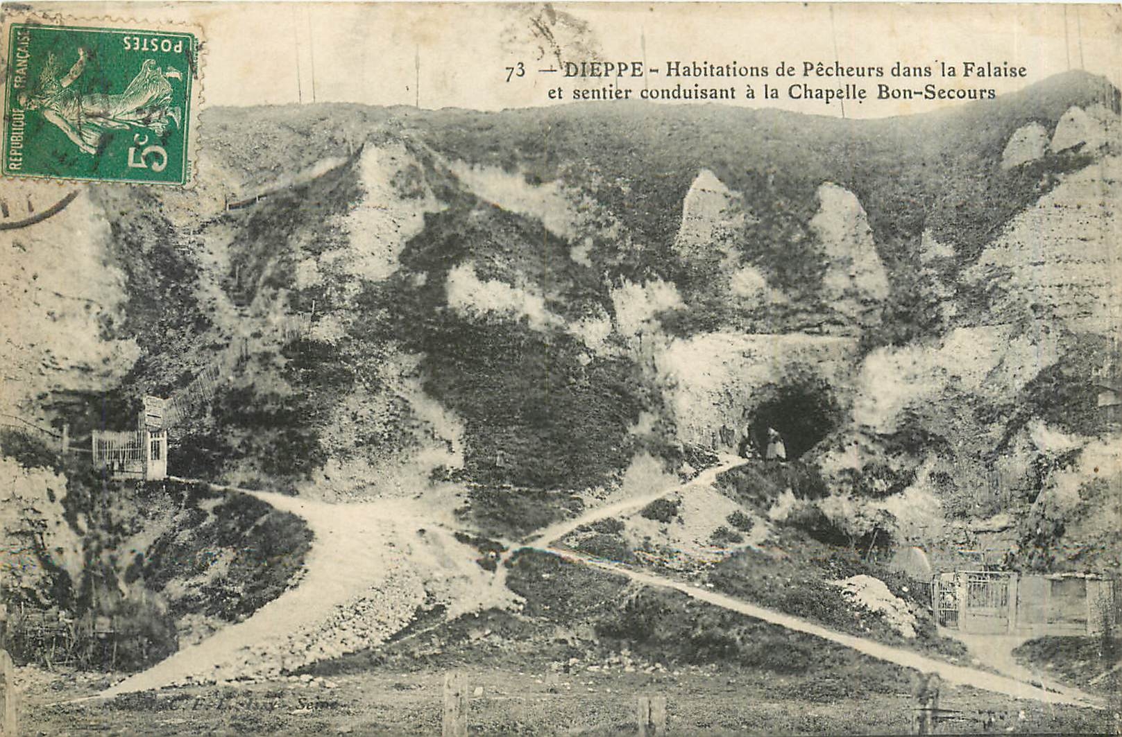 CPA DIEPPE-Habitation de Pecheurs dans la Falaise et sentier conduisant a la Chapelle Bon- Secours