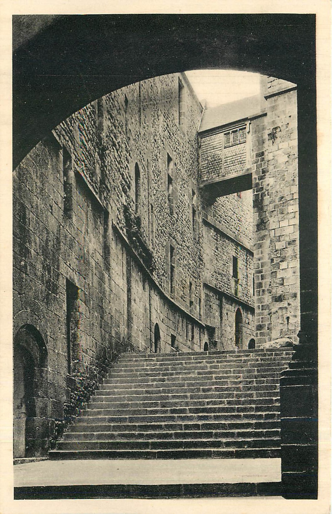 CPA ABBAYE DU MONT SAINT MICHEL.Grand degre intereieur