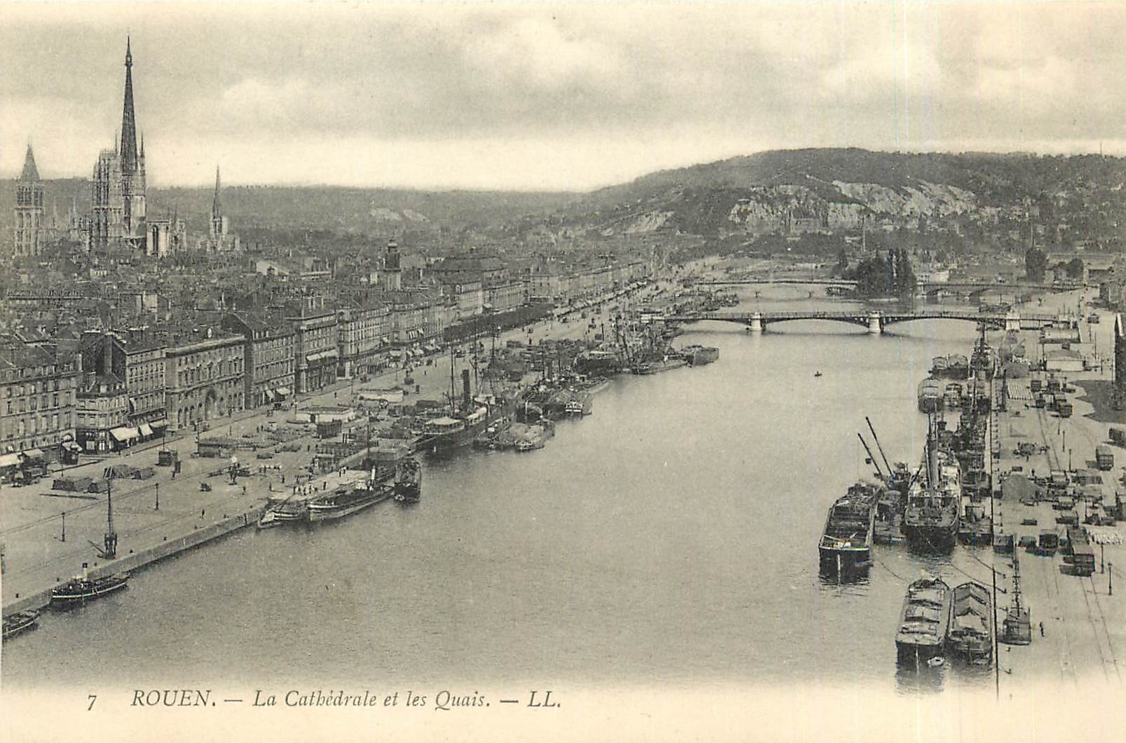 CPA ROUEN La cathedrale et les Quais