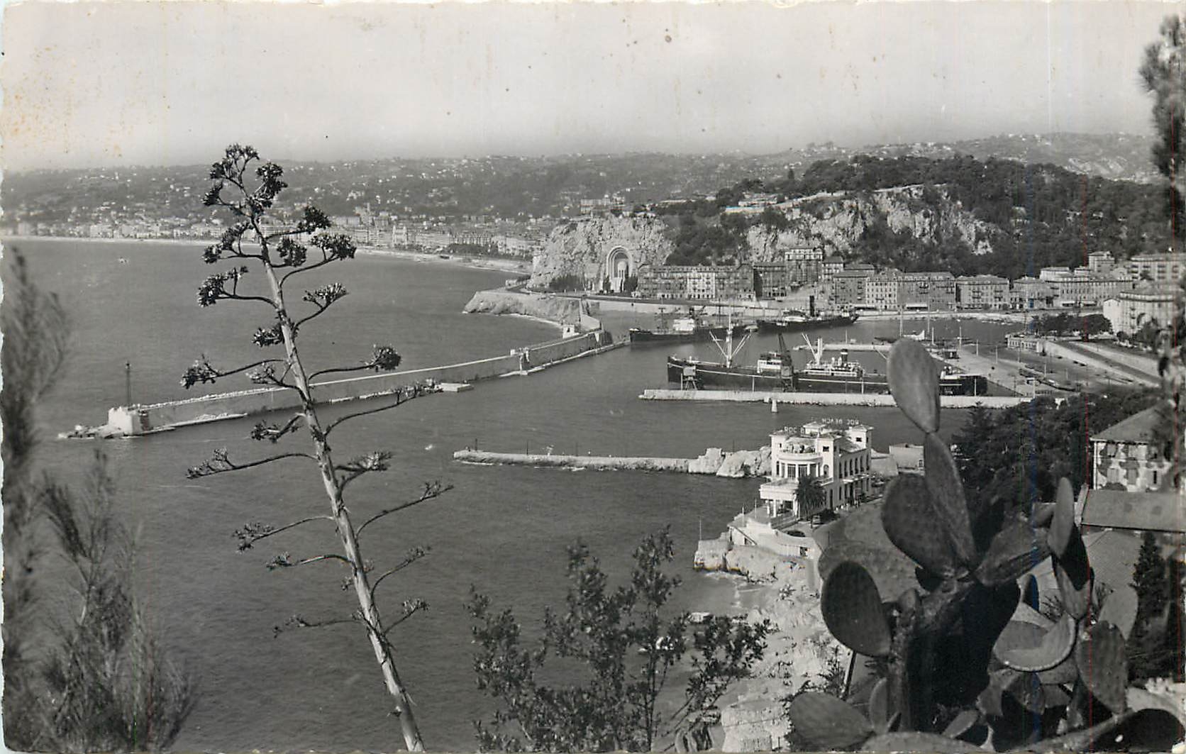 CPA GRASSE-Un coin du Parc du palace Hotel