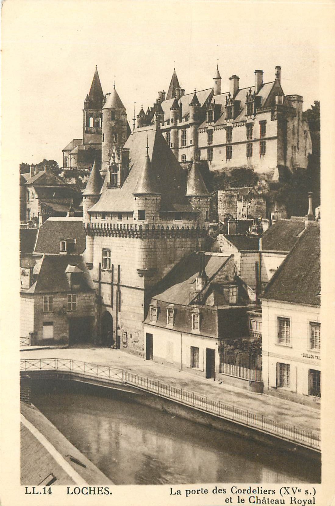CPA LOCHES-La porte des cordeles (Xveme s) et le Chateau Royal