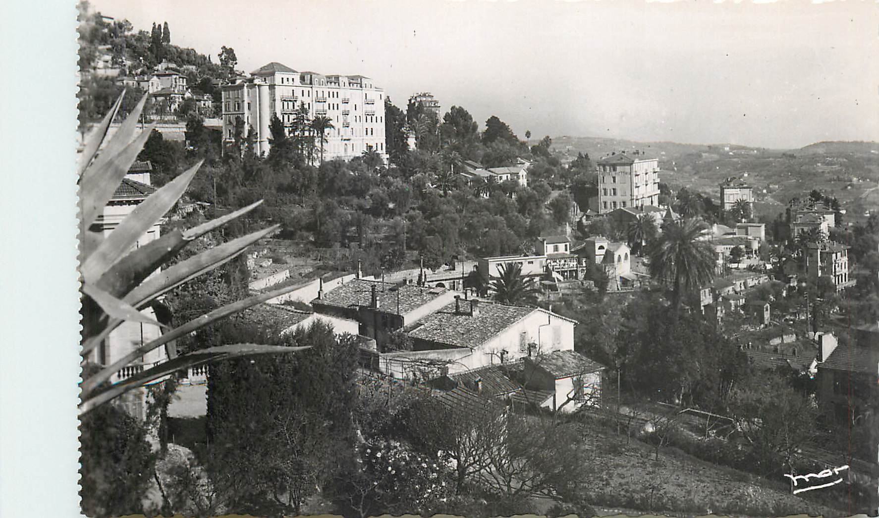 CPA La Cite des Parfums-GRASSE-Vue sur les Hotels