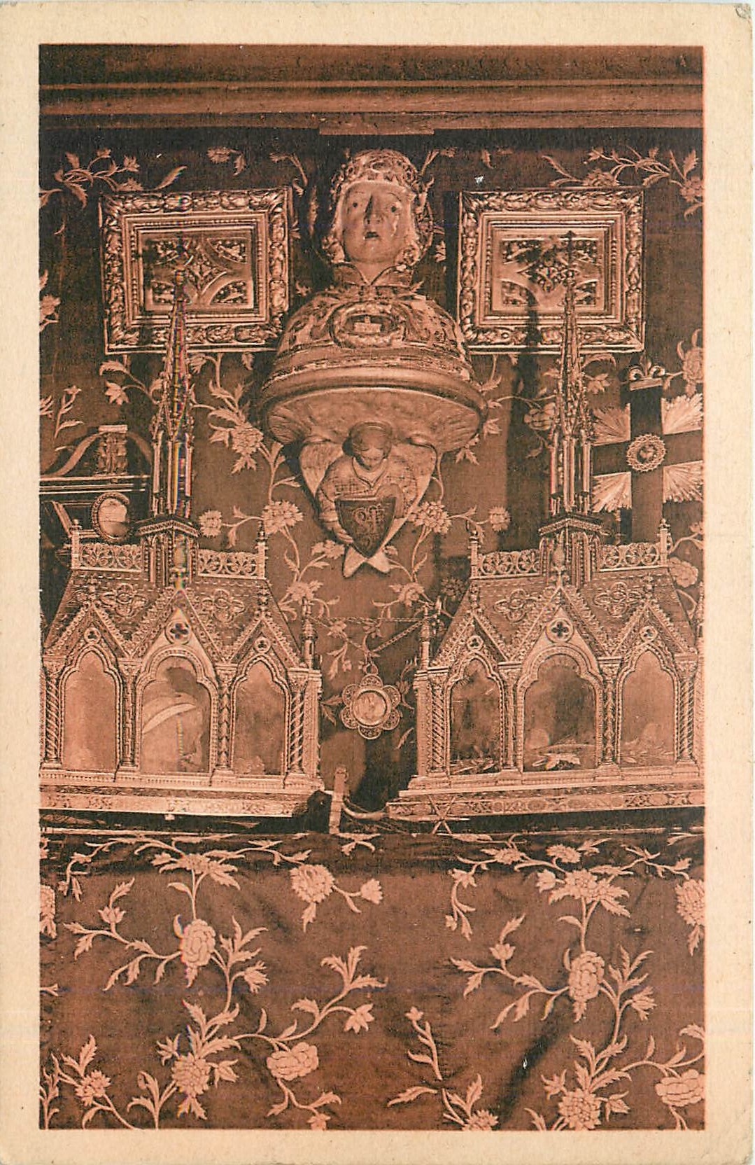 CPA SAULIEU(Cote-d'or)-Basilique St Andoche