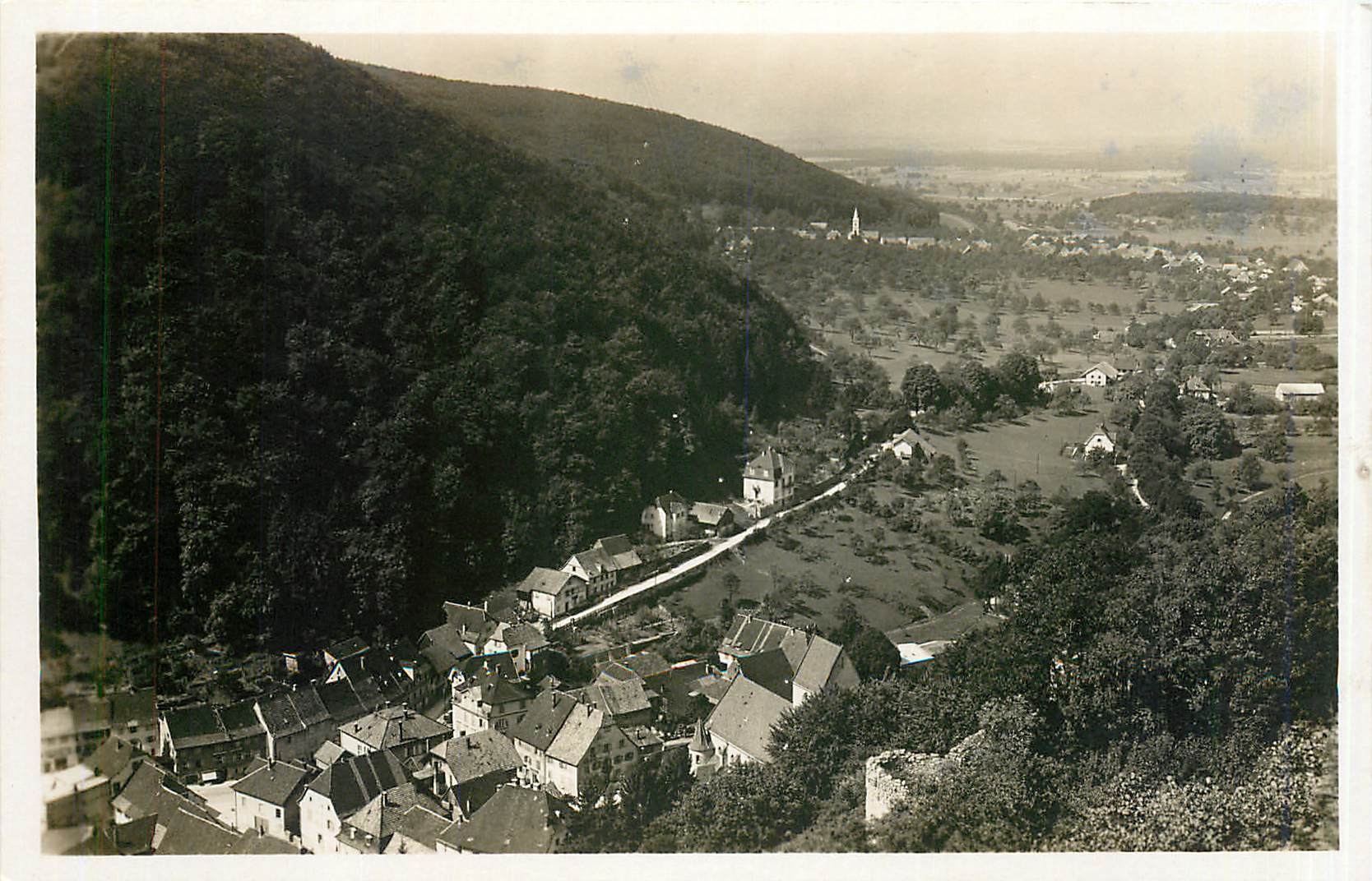 CPA FERRETTE(Jura alsacien)Vue prise du Chateau
