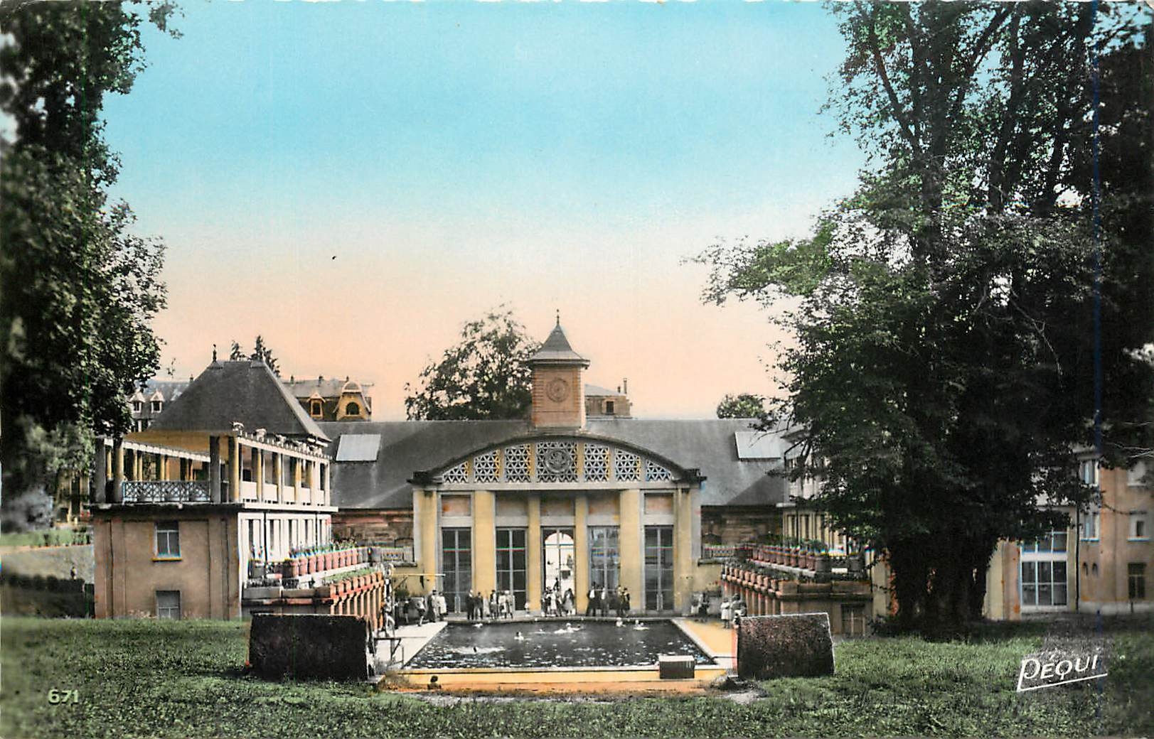 CPM LUXEUIL-LES-BAINS-LA Piscine