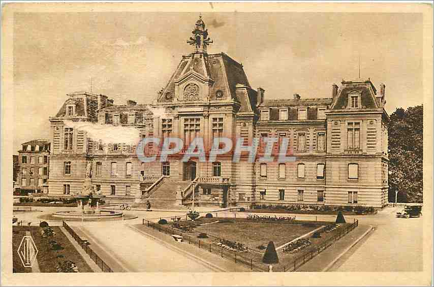 Hôtel de Ville et les nouveaux jardins — Evreux — Richardot, photo-édit., Evreux — n° 376
