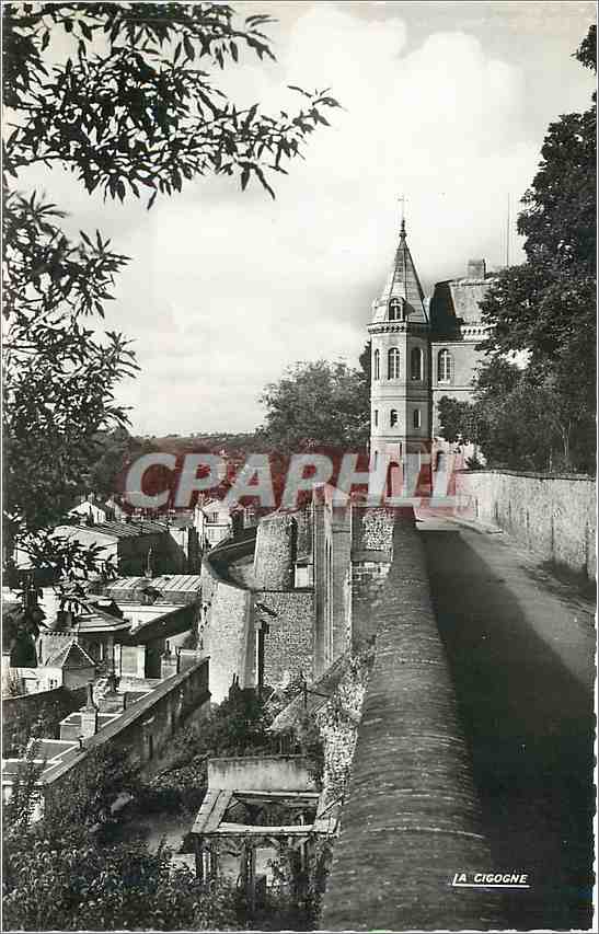 La Cigogne — DREUX (Eure-et-Loir) — Ancien Evêché et le chemin de ronde