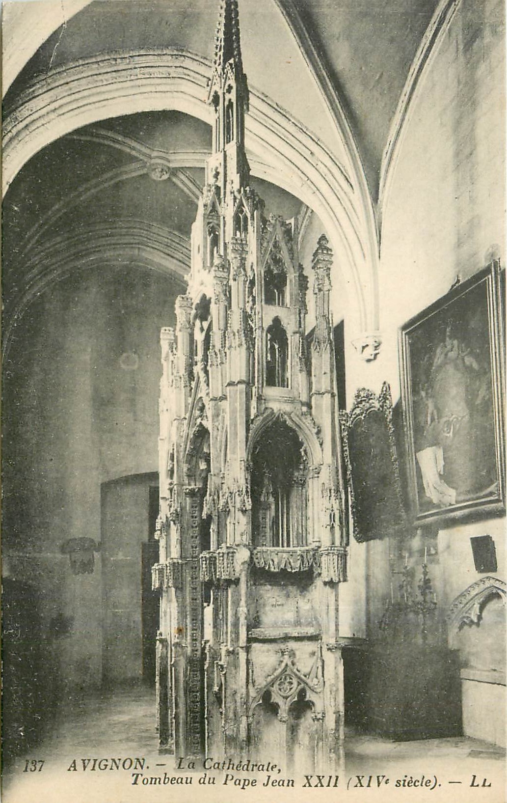 CPA AVIGNON-La Cathedrale  Tombeau du pape Jean XXII(XIVeme siecle)