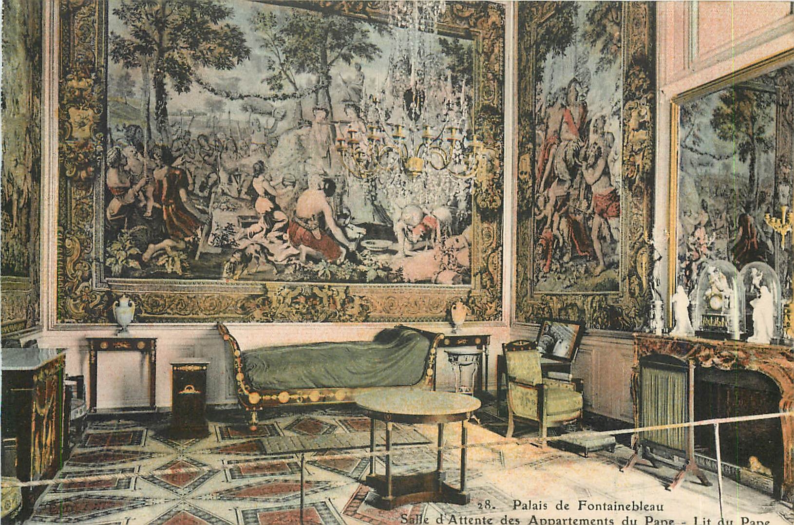 Palais de Fontainebleau — Salle d'Attente des Appartements du Pape — Lit du Pape — n°28