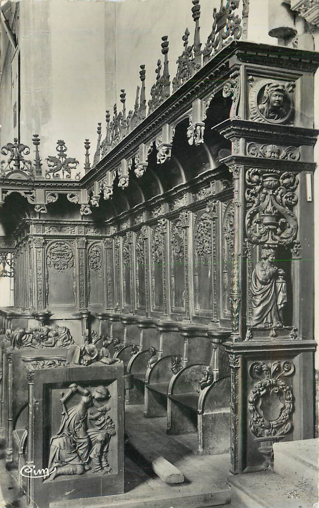 CPA MONTBENOIT (Doubs) Interieur de l'Eglise-les Stalles