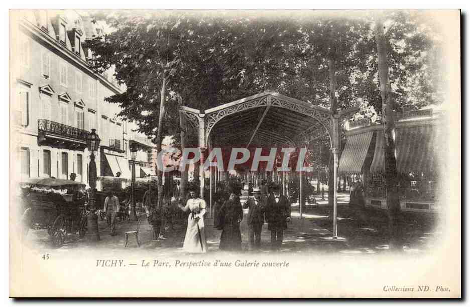 Vichy - Le Parc Perspective d'une Galerie couverte - CPA 