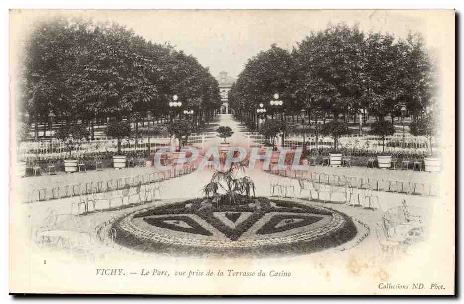 Vichy - Le Parc vue prise de la Terrasse du Casino - CPA 