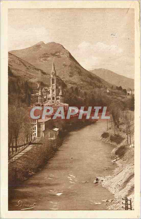 CPA Lourdes La Basilique et le Gave 