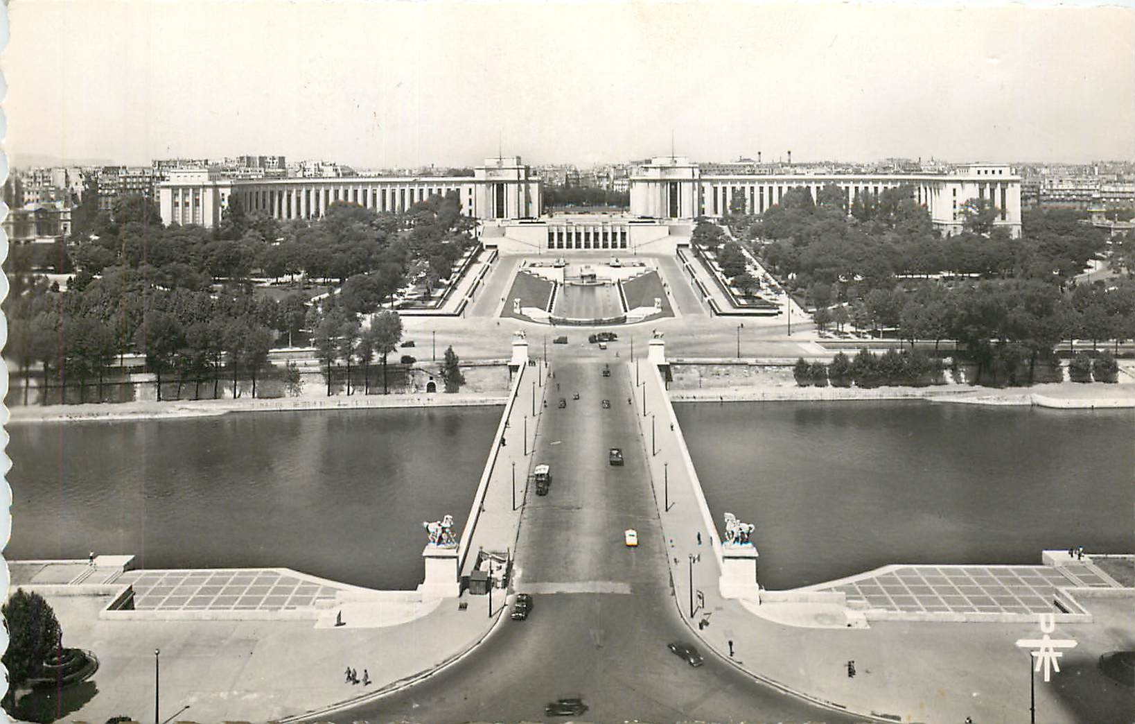 CPM Paris Palais de Chaillot vu de la Tour Eiffel 
