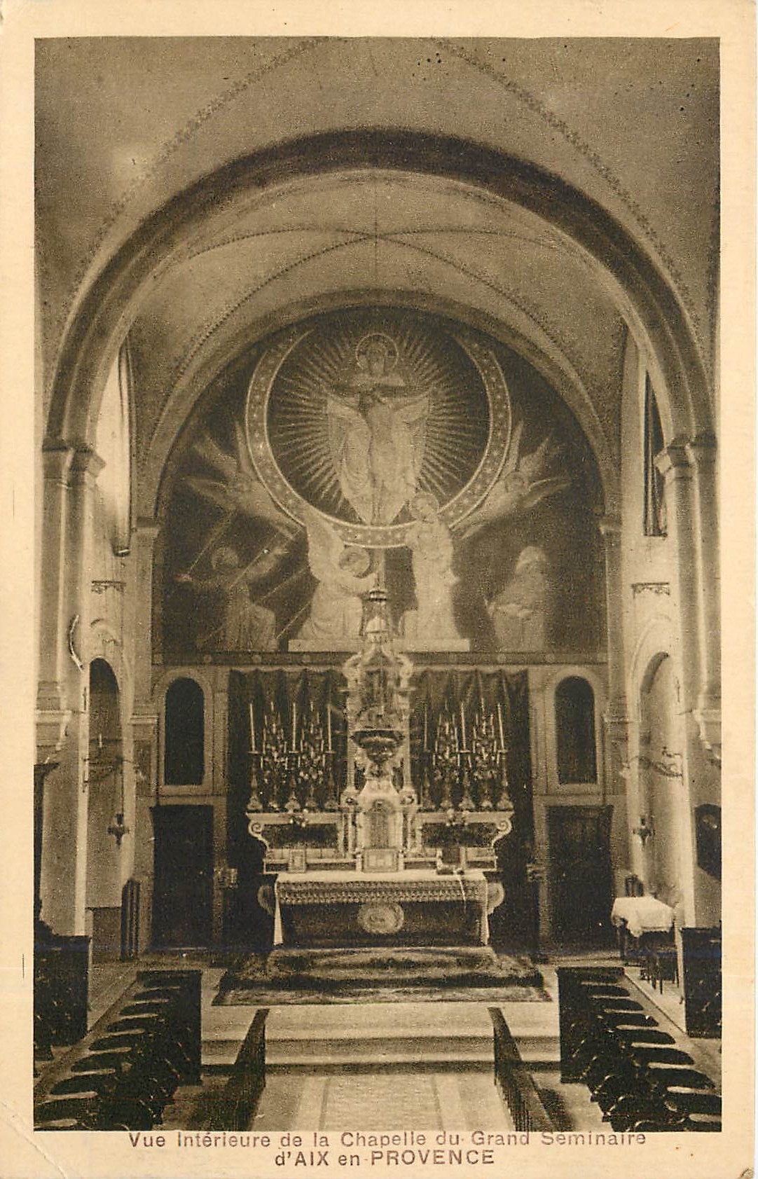 Vue intérieure de la chapelle du Grand Séminaire d'Aix-en-Provence — éditeur non visible