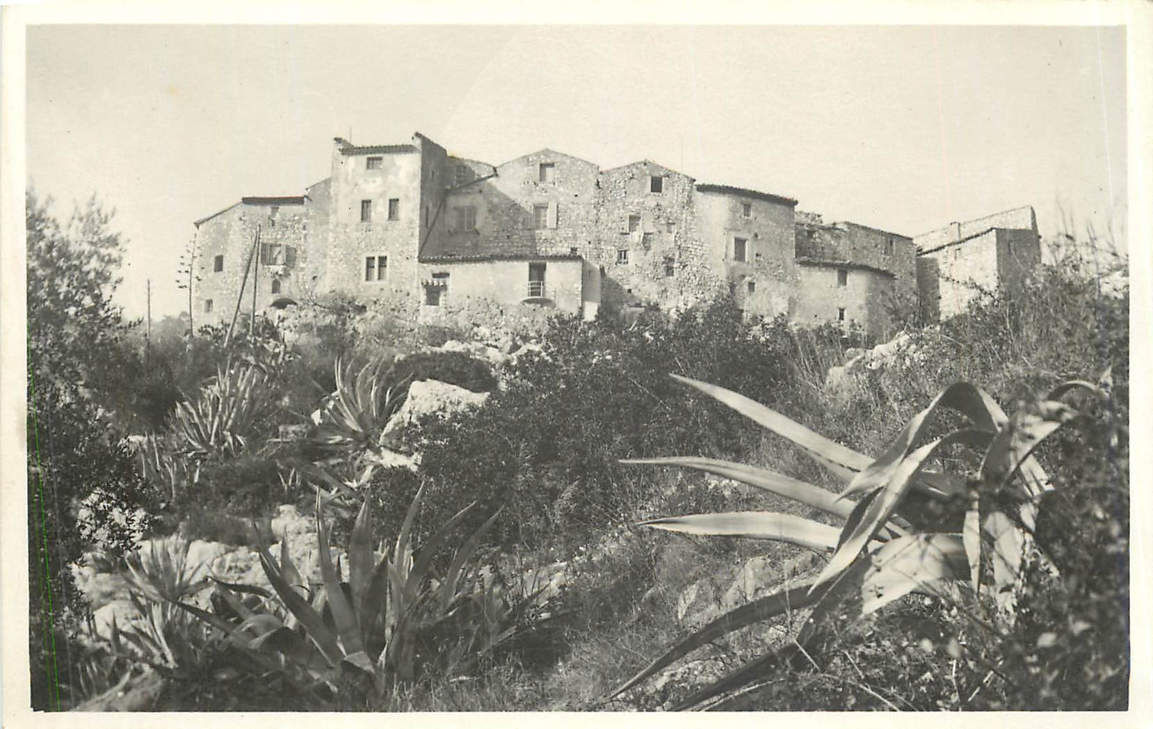 Tourette-sur-Loup — village en pierre — Cliché Gauirrot