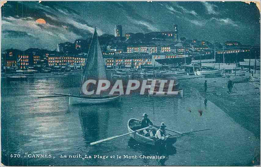 CPA Cannes La nuit La Plage et le Mont Chevalier Bateaux Peche Pecheur