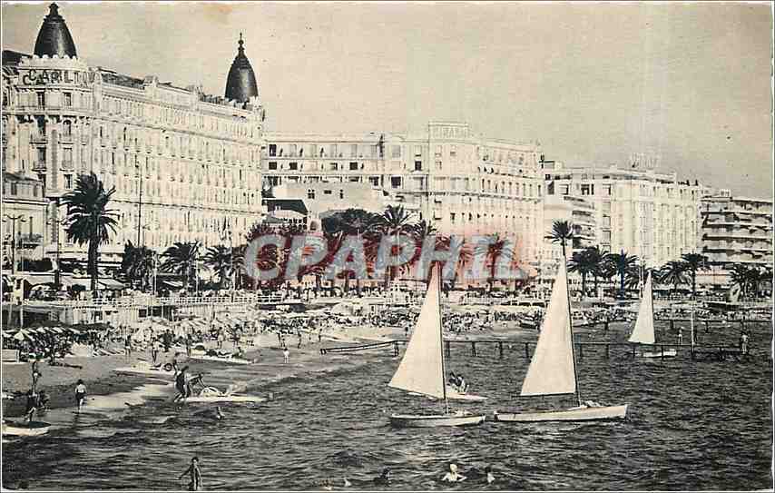 CPM Cannes Les Hotels sur la Croisette La Plage 