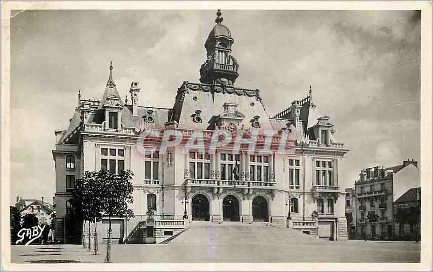 CPM Vichy Allier l'Hotel de Ville 