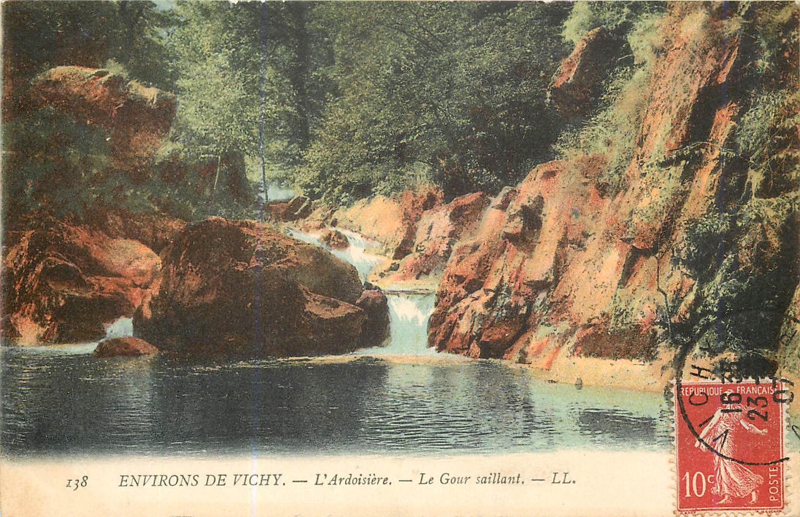 CPA Environs de Vichy L'Ardoisiere Le Gour Saillant 