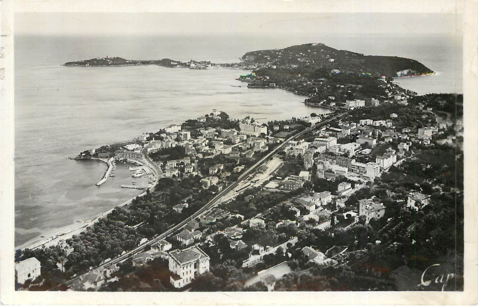 CPM Beaulieu et le Cap Ferrat vus de la Moyenne Corniche 