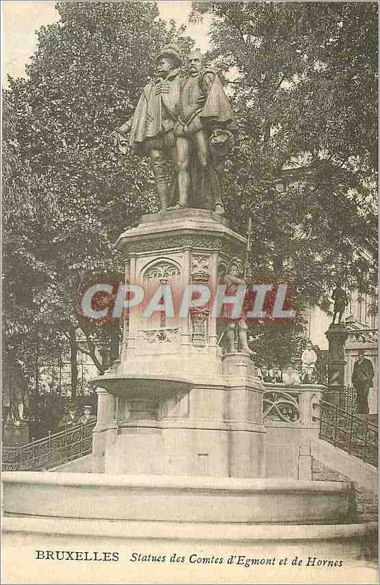CPA Bruxelles Statues des Comtes d'Egmont et de Hormes 
